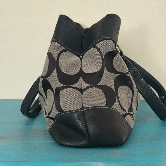 COACH Penelope Signature Navy & Gray Shoulder Bag 14422 - Picture 4 of 10